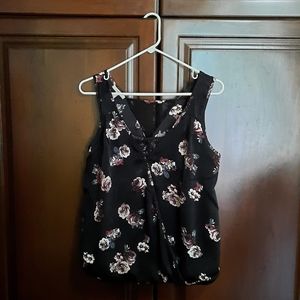 5/25$ Maurices Sleevless Black blouse with Rose's. Size large
